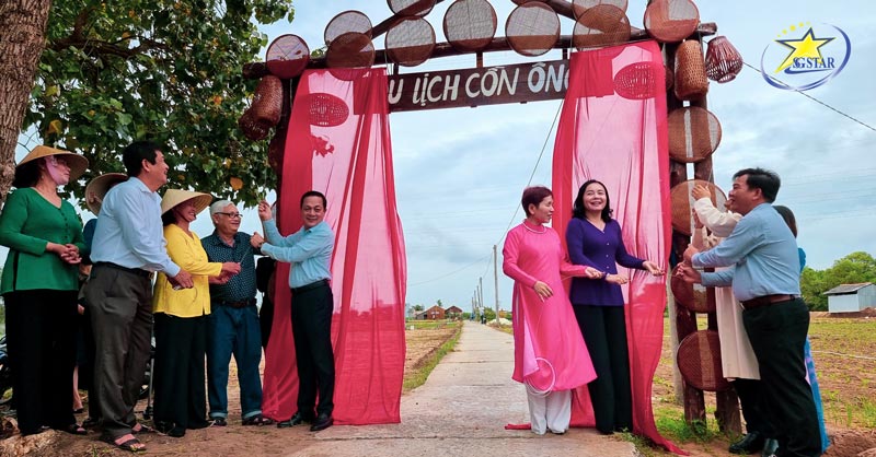 Saigon Star cùng Farmtrip Trà Vinh | Mô hình Du lịch nông nghiệp ấp Cồn Ông | Saigon Star Travel farm trip tra vinh con ong 1