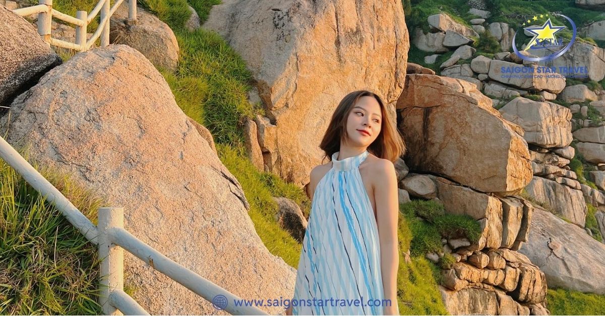 Check-in tại con đường mòn dẫn ra Bãi Môn