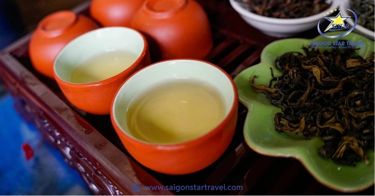 Đặc sản trà từ những búp chè ở Long Cốc
