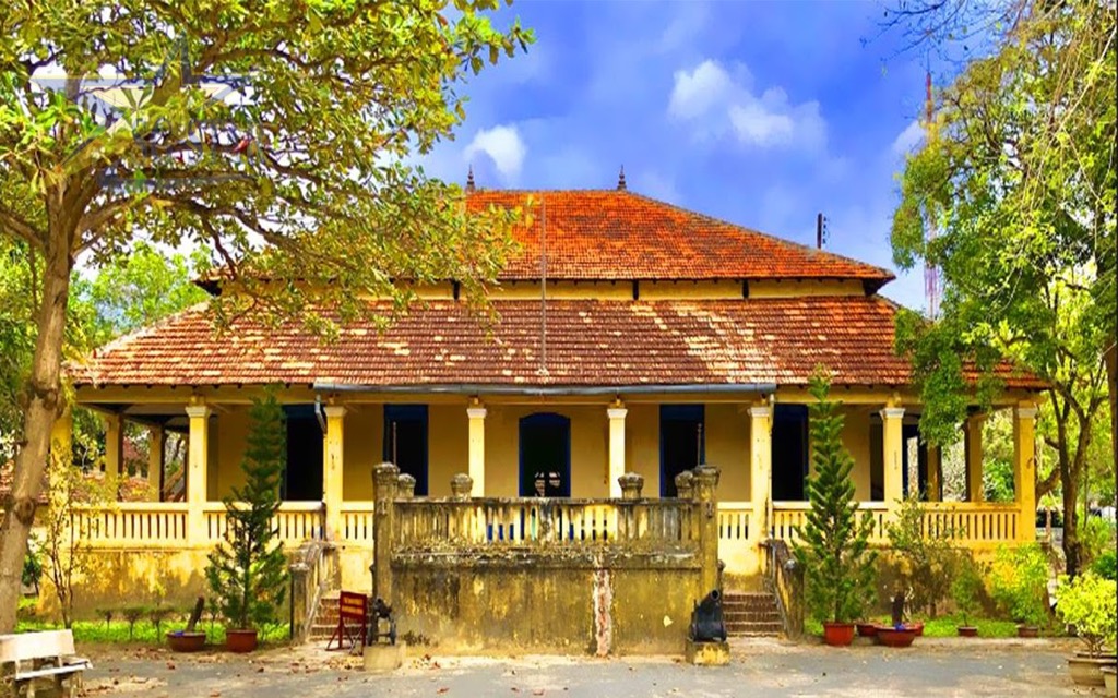 Phương tiện đi Tour côn đảo 2 ngày 1 đêm | Saigon Star Travel Cùng hoài cổ với kiến trúc của dinh Chúa đảo