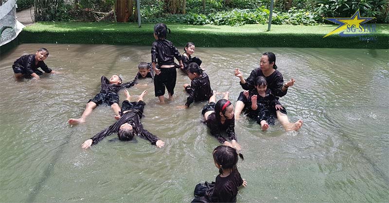 Happy Farm - Khu Nông Trại Sinh Thái Dành Cho Trẻ Em | Saigon Star Travel tắm sông Happy Farm