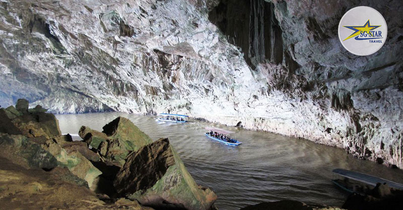 Hồ Ba Bể - một trong 20 hồ nước ngọt tự nhiên lớn nhất thế giới Hồ Ba Bể - một trong 20 hồ nước ngọt tự nhiên lớn nhất thế giới