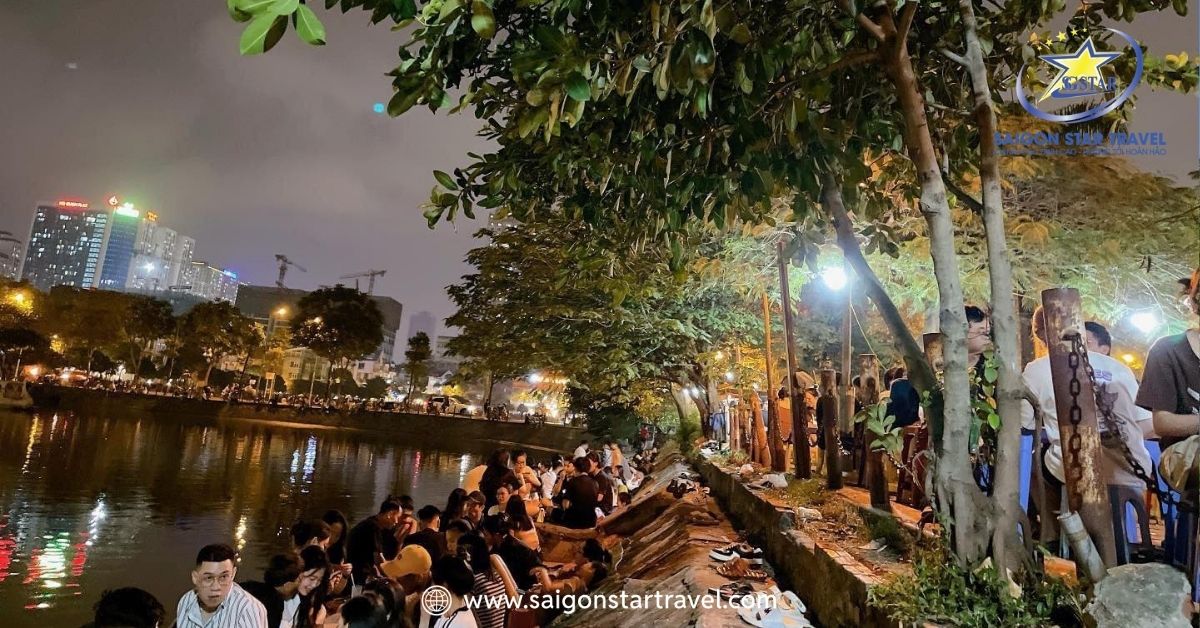 Thưởng thức cà phê view hồ Văn Quán giữa lòng Hà Nội