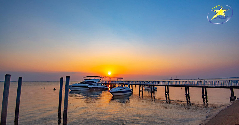 Đừng bỏ lỡ bãi biển Rạch Giá đẹp xiêu lòng khi đến với Kiên Giang | Saigon Star Travel Dạo biển ngắm hoàng hôn trên biển Rạch Giá cũng là một trải nghiệm thú vị