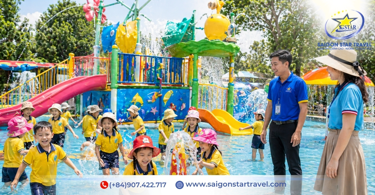 Học sinh mầm non vui chơi tại khu thiếu nhi Đầm Sen Nước