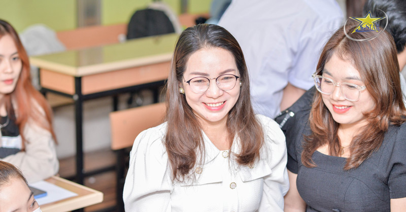 CEO Saigon Star Travel tham dự hội thảo "Toả sáng cùng nhà tuyển dụng" | Saigon Star Travel hoi thoa toa sang cung doanh nghiep 7