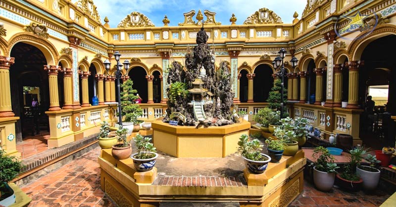 Một ngày viếng thăm Chùa Vĩnh Tràng Tiền Giang | Saigon Star Travel Hòn non bộ phác hoạ cảnh thiên nhiên sinh động Việt Nam