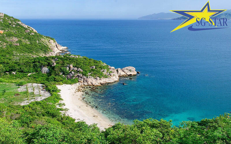 Review du lịch Bình Ba với những thông tin hữu ích không nên bỏ qua | Saigon Star Travel Hòn Rùa, một trong những cảnh đẹp tại Bình Ba