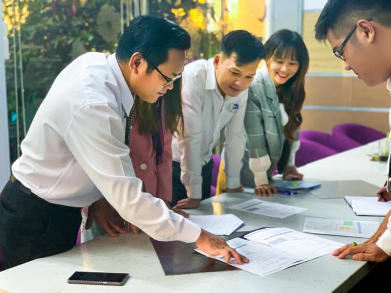 Tuyển Nhân Viên Thiết Kế & SEO WEB TpHCM | Saigon Star Travel Team IT Saigon Star Travel