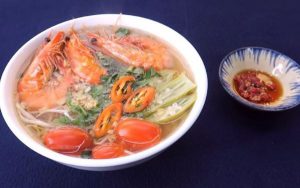 huong dan 3 cach nau canh chua mien tay don gian tai nha 7