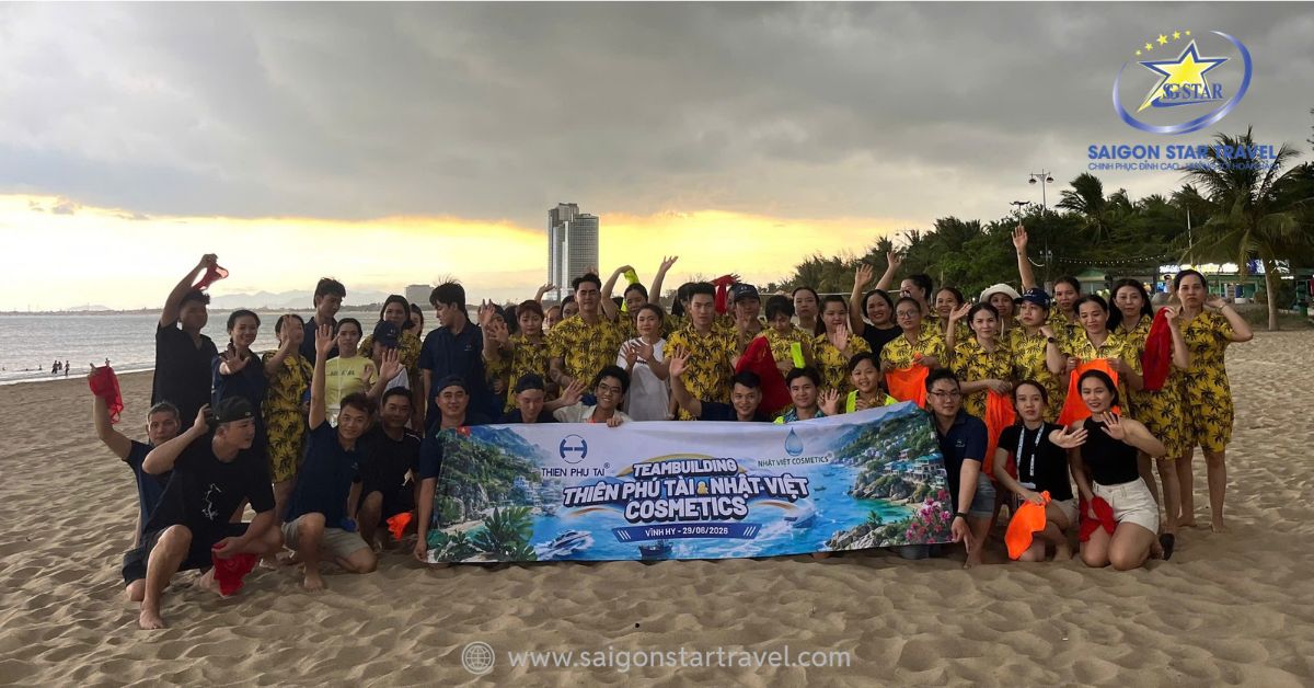 Khách hàng Saigon Star Travel lặn ngắm san hô và tắm biển tại Vĩnh Hy