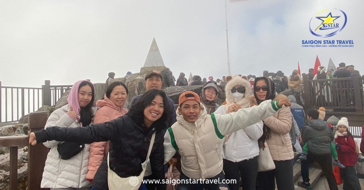 Khách hàng của Saigon Star check-in đỉnh Fansipan SaPa