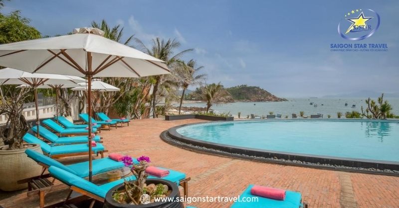 Trải nghiệm hồ bơi vô cực hướng biển khi lưu trú tại Avani Resort