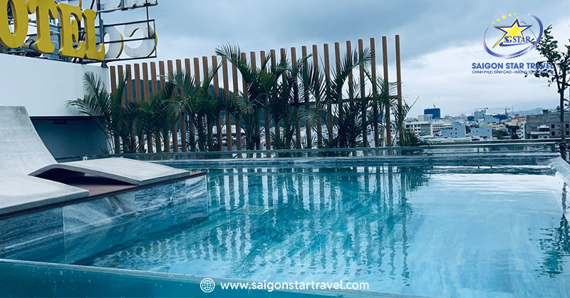 Hồ bơi ngoài trời tại Lưu Ngãi Codotel