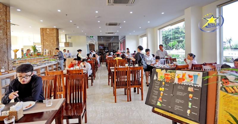 Khách sạn Rigel Nha Trang | Saigon Star Travel Khách sạn Rigel Nha Trang - không gian phòng ăn buffet sáng
