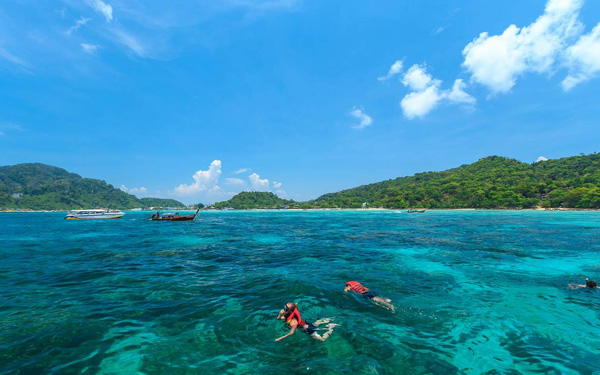 Khám phá đảo Phi Phi - hòn ngọc xanh của Thái Lan | Saigon Star Travel Lặn ngắm san hô tại đảo Phi Phi