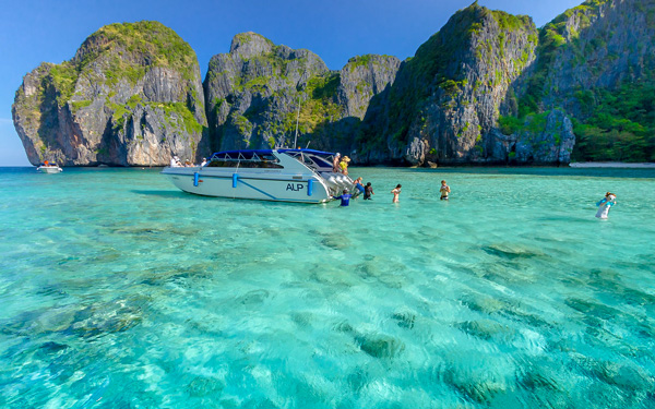 Khám phá đảo Phi Phi - hòn ngọc xanh của Thái Lan | Saigon Star Travel Có thời gian vịnh Maya phải tạm ngưng để phục hồi môi trường