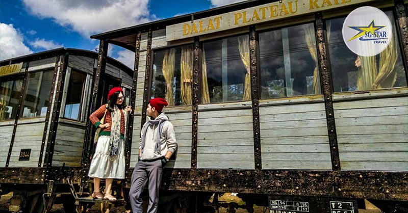 Tour Đà Lạt Dành Cho Sinh Viên 3 Ngày 2 Đêm | Saigon Star Travel Khám Phá Nhà Ga Đà Lạt kiến trúc cổ nhất Việt Nam