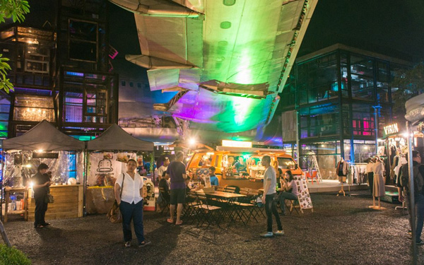 Khám phá những khu chợ Thái Lan nổi tiếng sầm uất | Saigon Star Travel Chợ đêm Bangkok - Khu chợ Thái Lan nổi tiếng