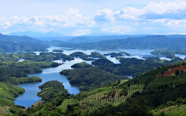 kham pha top 4 dia diem du lich dak nong hap dan nhat 2