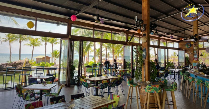 Khám phá những điểm cực “Chill” của Rory’s Bar Phú Quôc | Saigon Star Travel Không gian quán thoáng đãng hướng biển siêu đẹp