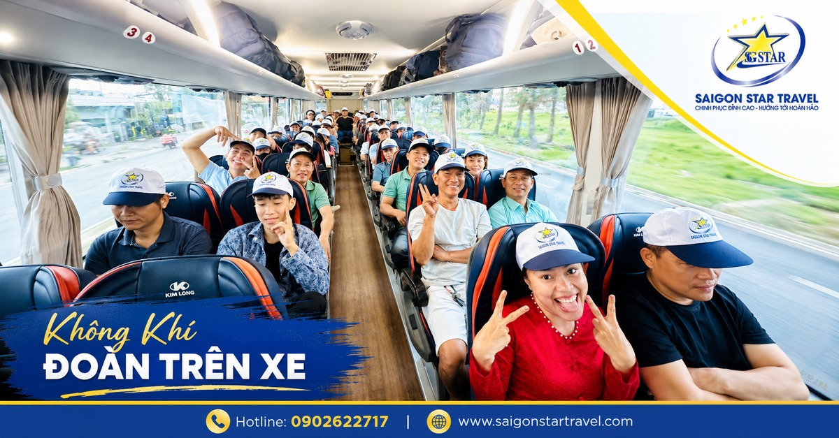 Đoàn công ty khởi hành từ TpHCM trên xe du lịch trong tour Cần Thơ Mỹ Tho 2 ngày 1 đêm