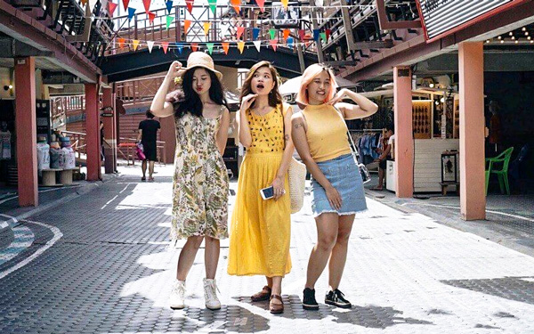 Không nên bỏ qua nếu chưa biết đi du lịch Thái Lan nên mặc gì | Saigon Star Travel Lựa chọn những trang phục rộng rãi, thoải mái, thuận tiện trong các hoạt động khi du lịch