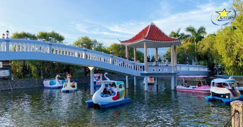 Khu du lịch Huỳnh Kha - Thiên đường giải trí thiên nhiên hấp dẫn tại Trà Vinh | Saigon Star Travel Không gian thật lãng mạn bên bờ hồ Thủy Tạ - Khu du lịch Huỳnh Kha