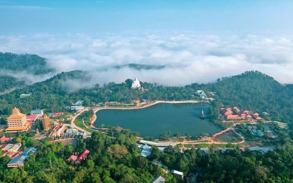 Núi Cấm An Giang - vẻ đẹp linh thiêng của vùng đất tâm linh | Saigon Star Travel khu du lich nui cam kham pha dia linh an giang 1