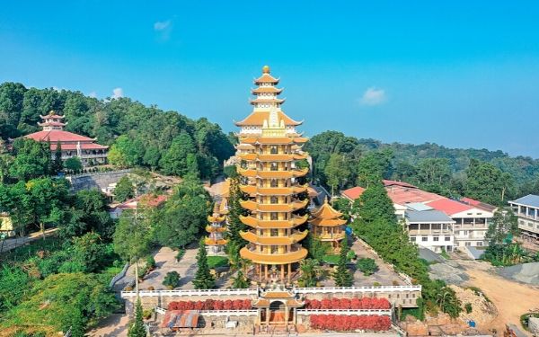 Núi Cấm An Giang - vẻ đẹp linh thiêng của vùng đất tâm linh | Saigon Star Travel Chùa Vạn Linh - Khu Du Lịch Núi Cấm An Giang