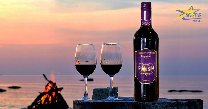 Địa Điểm Du Lịch Phú Quốc Hấp Dẫn Nhất Bạn Không Nên Bỏ Qua | Saigon Star Travel Thưởng thức rượu sim Phú Quốc