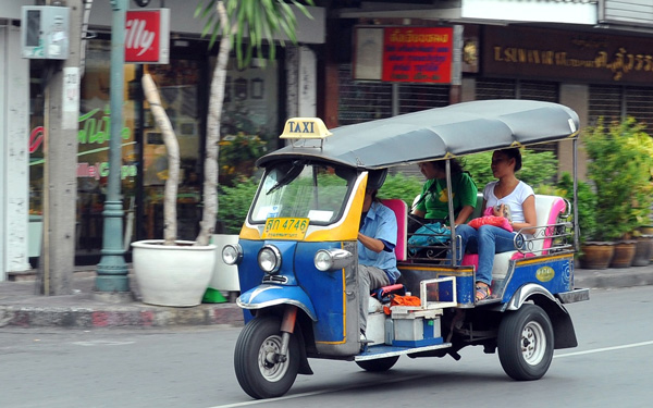 Kinh nghiệm di chuyển bằng xe tuk tuk Thái Lan từ A đến Z | Saigon Star Travel kinh-nghiem-di-chuyen-bang-xe-tuk-tuk-thai-lan-tu-a-den-z-2