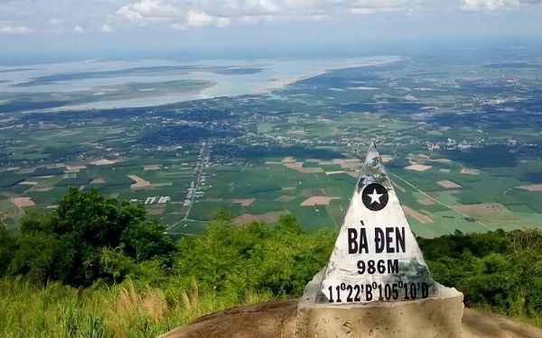 Núi Bà Đen Tây Ninh - địa điểm du lịch tâm linh nổi tiếng Đông Nam Bộ | Saigon Star Travel kinh nghiem di khu du lich nui ba den tay ninh 1