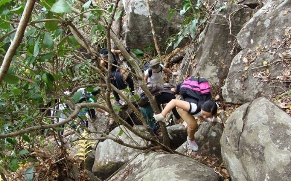 Núi Bà Đen Tây Ninh - địa điểm du lịch tâm linh nổi tiếng Đông Nam Bộ | Saigon Star Travel kinh nghiem di khu du lich nui ba den tay ninh 8