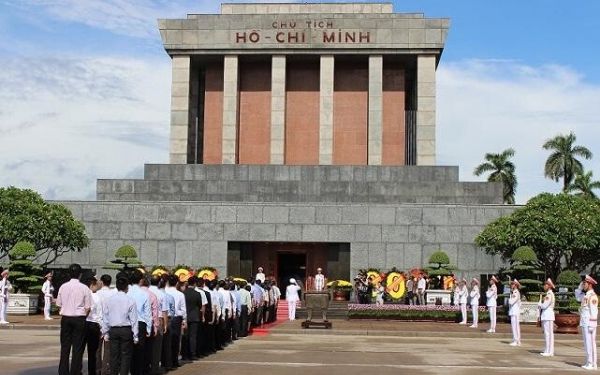 lang bac diem den khong duoc bo qua khi toi ha noi 2
