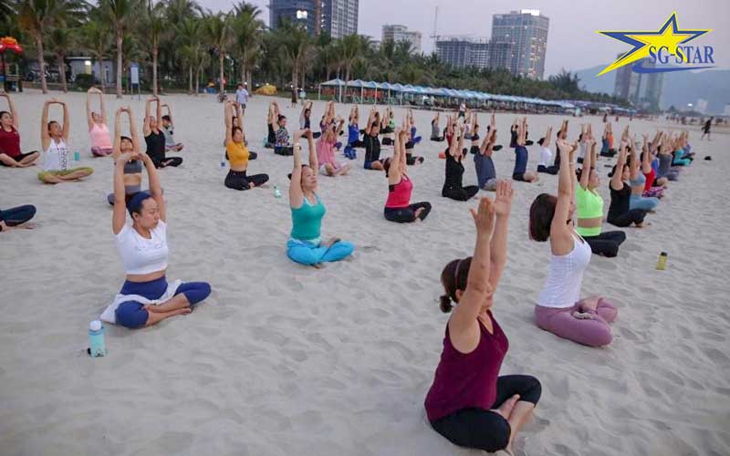 loi-ich-cua-viec-tap-yoga-ngoai-troi-1