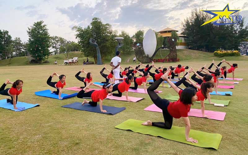 loi-ich-cua-viec-tap-yoga-ngoai-troi-2