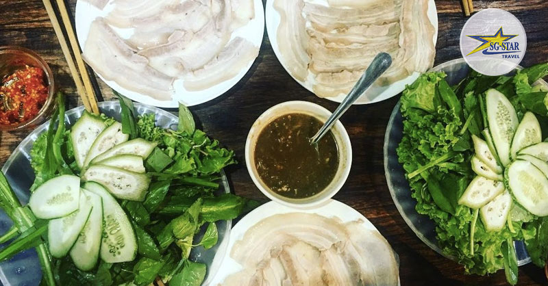 Mắm nêm là yếu tố ghi điểm với thực khách khi thưởng thức bánh tráng cuốn thịt heo Mắm nêm là yếu tố ghi điểm với thực khách khi thưởng thức bánh tráng cuốn thịt heo