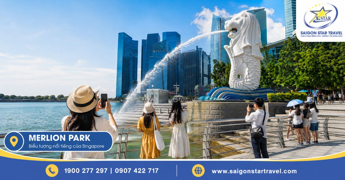 Du khách tham quan Merlion Park trong tour Singapore 4 ngày 3 đêm