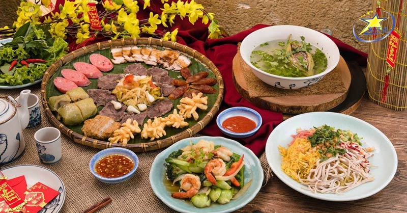 Món Ăn Ngày Tết - Khám phá Ẩm thực Tết 3 Miền | Saigon Star Travel Món ngon ngày Tết ở Miền Trung
