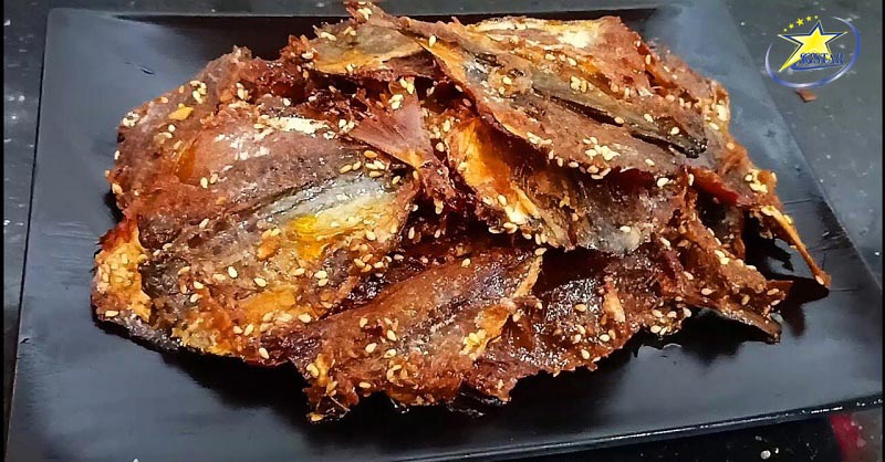 Tổng Hợp Các Món Nhậu Ngày Tết Dễ Làm, Ăn Là Ghiền! | Saigon Star Travel Món nhậu Tết ngon với dĩa khô cá rim mắm