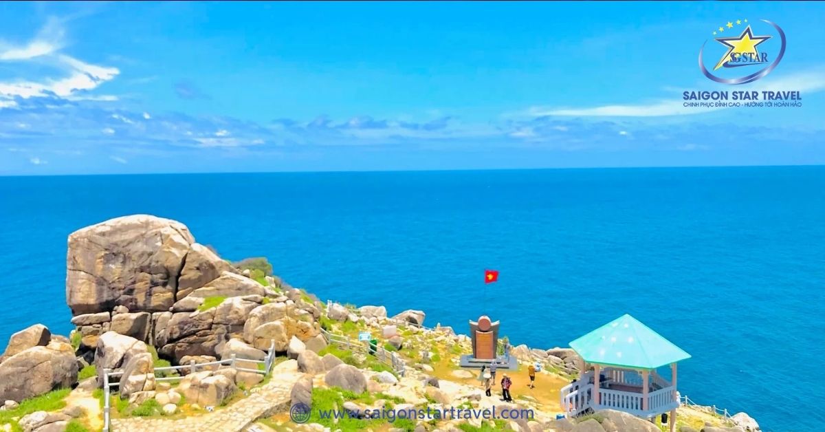 Mũi Nghinh Phong nơi đón gió biển Vũng Tàu