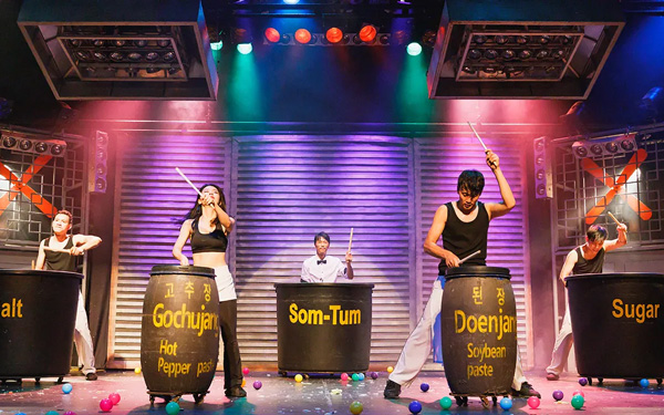 Nên đến sớm để tránh gặp tắc đường khi đi xem Nanta Show