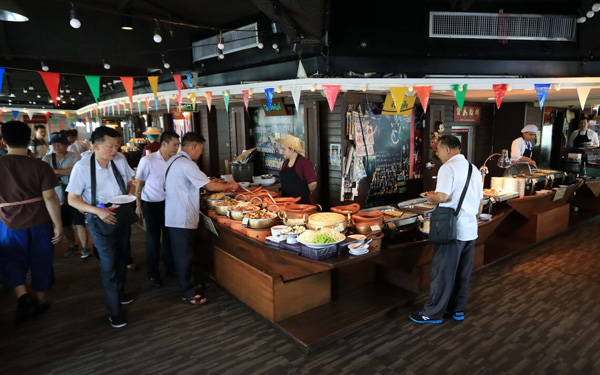 Ngắm trọn Bangkok tại tòa nhà 86 tầng Baiyoke Sky | Saigon Star Travel Thiên đường của các nhà hàng Buffet