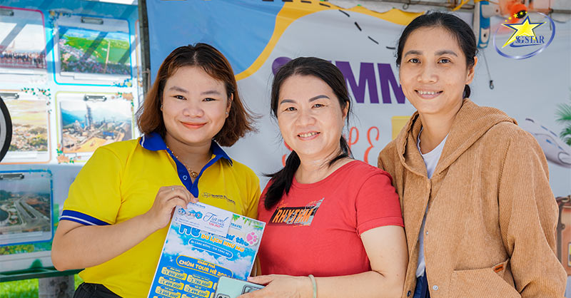 ngay hoi vh dl at quan tan phu lan 2 2024 khach tham quan gian hang saigon star