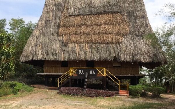 ngo ngang truoc cac khu du lich cu chi ho chi minh 8