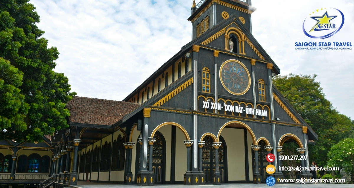 Nhà thờ gỗ Kon Tum