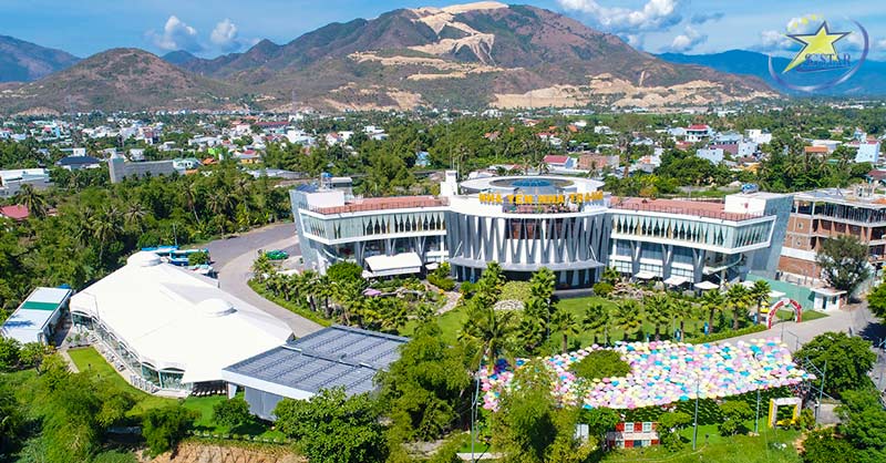 Tham quan nhà yến Nha Trang
