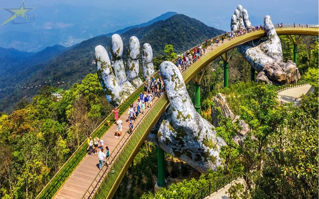 Check in tại Cầu Vàng Đà Nẵng