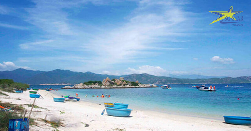 Những hoạt động bị lãng quên ở Bình Ba | Saigon Star Travel Chèo thuyền thúng ngắm san hô